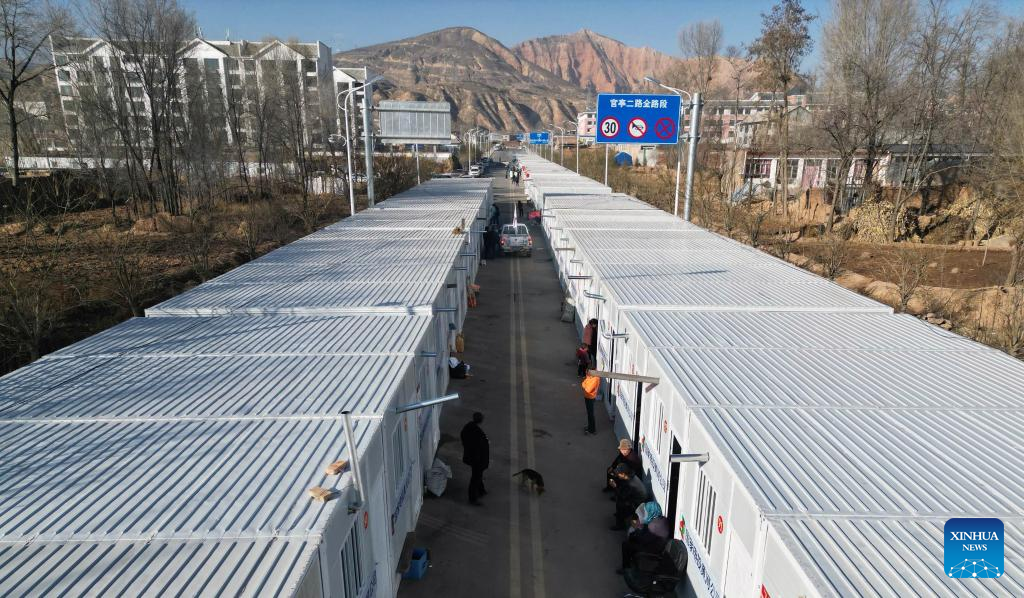 Quake-affected people relocated to prefab houses in Qinghai