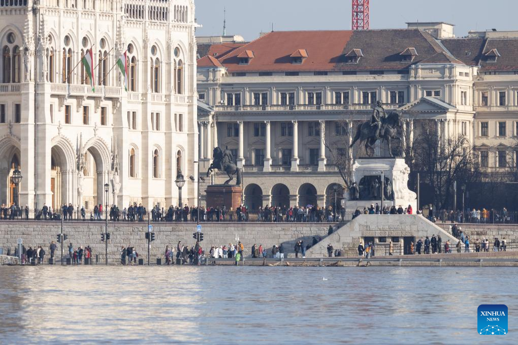 Danube River water level rises in Budapest