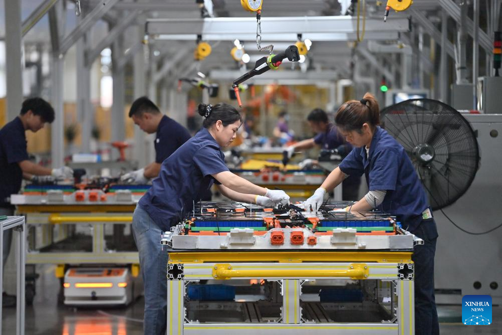 City in S China's Guangxi accelerates development of new energy vehicle industry