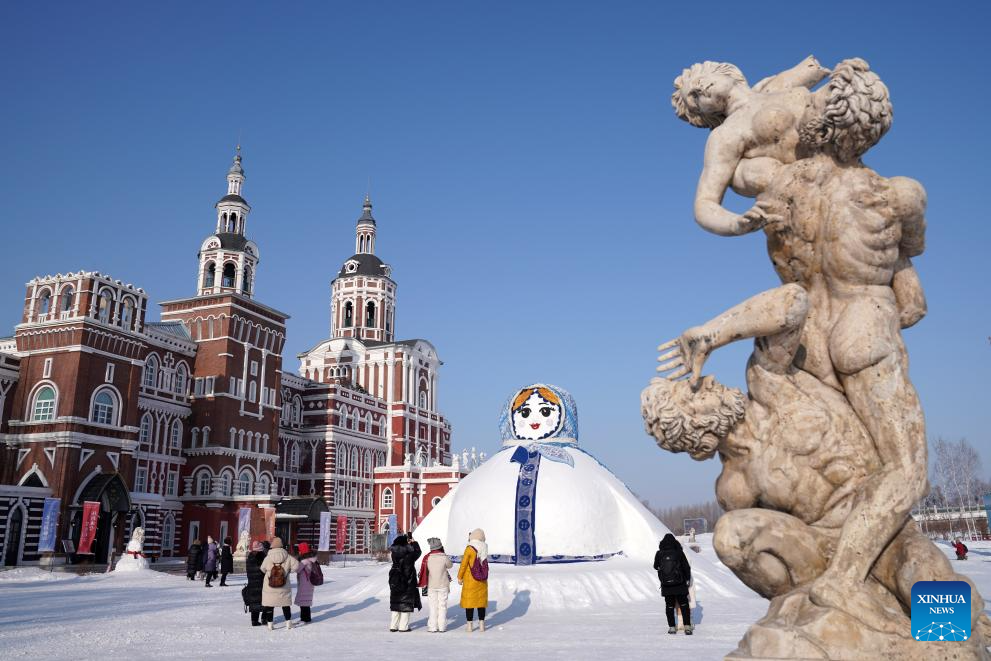 Russian culture-themed park attracts visitors in Harbin