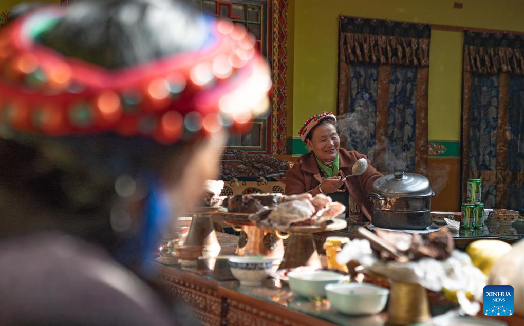 Locals in Xigaze celebrate farmers' New Year on first day of twelfth month of Tibetan calendar