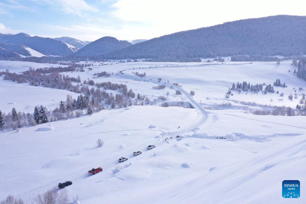 Kanas scenic area in China's Xinjiang accessible after snow-blocked road cleared
