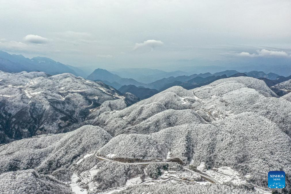 Snow scenery at section of Wushan Mountain in China's Chongqing