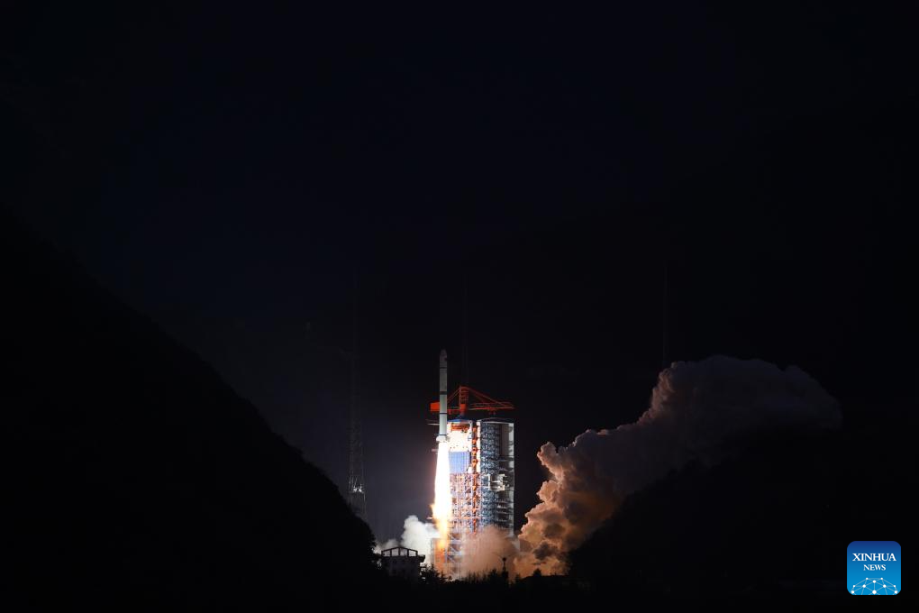 China launches Geely-02 satellites