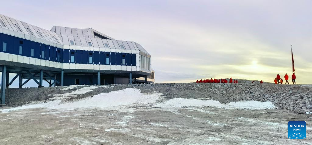 China's Qinling Station in Antarctica starts operation