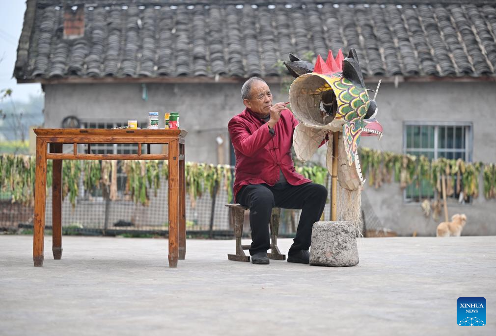 Pic story: inheritor of Yutan Dragon Dance in SW China