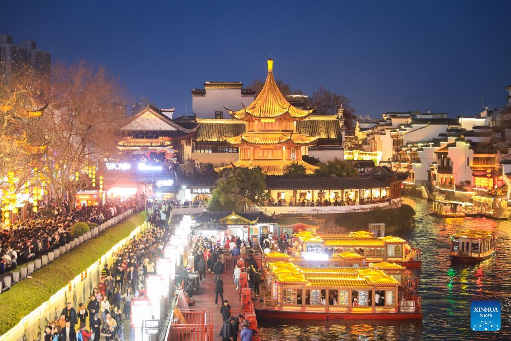 China's domestic tourism market surges during Spring Festival holiday