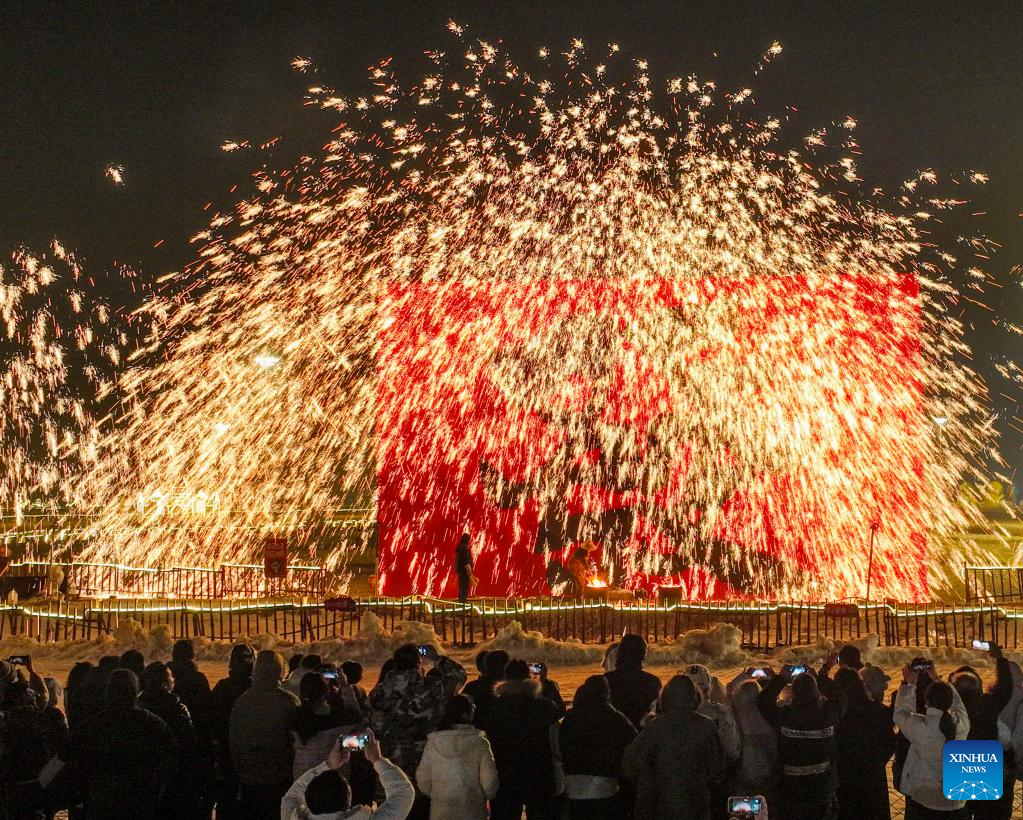 Lighting and appreciating lanterns a time-honored tradition in China during Spring Festival