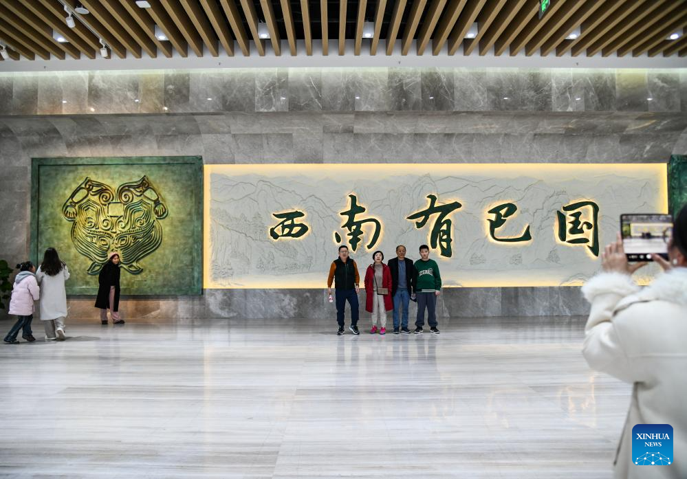 People visit museums during Spring Festival holidays