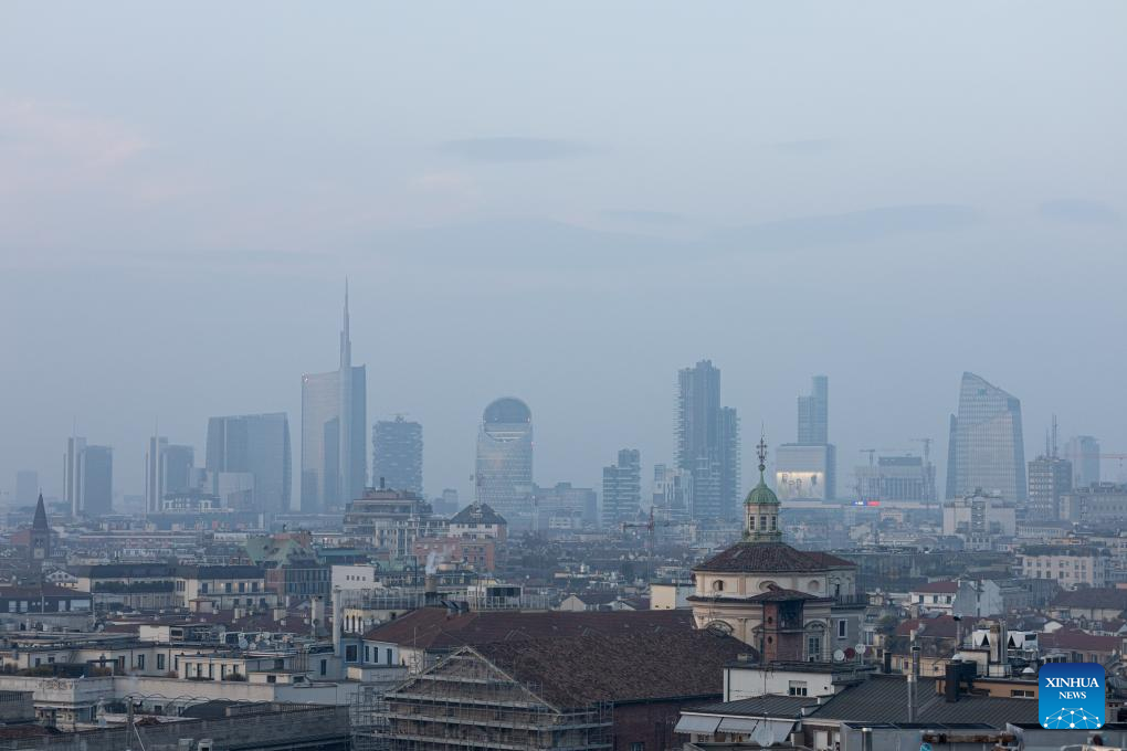 Northern Italy imposes restrictions to curb rising air pollution