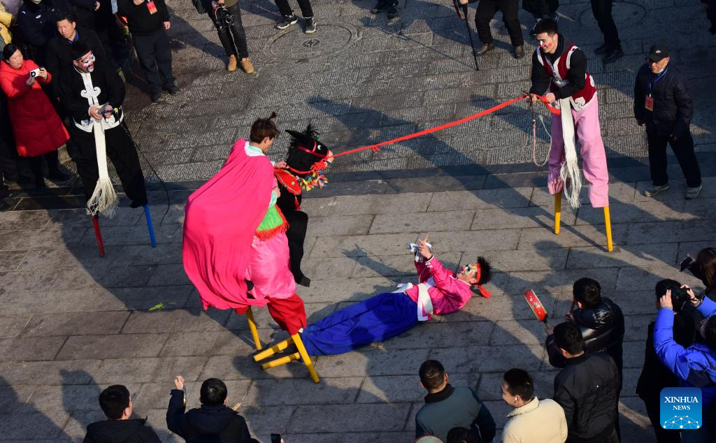 Temple fair held in C China's Henan