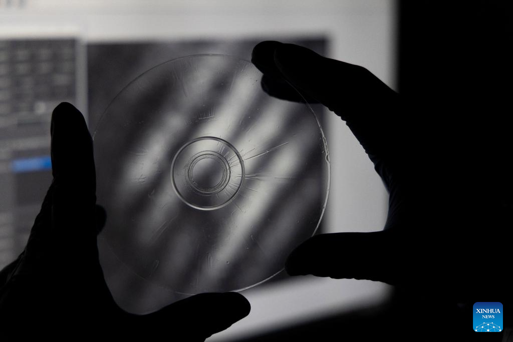 Researchers develop optical disk memory with petabit capacity in China