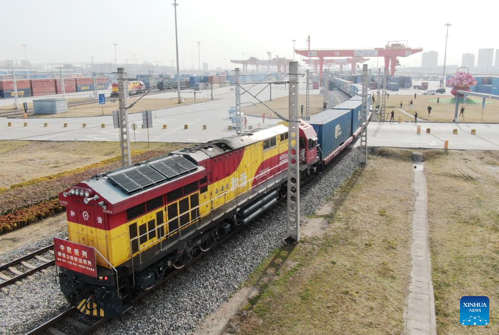 Over 700 trains handled under China-Europe freight train (Xi'an) service this year