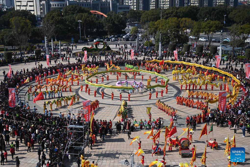 E China's Fenghua celebrates Longtaitou Day with grand parade