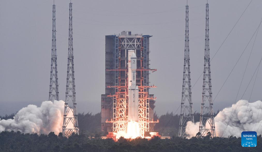 China launches new relay satellite for Earth-Moon communications