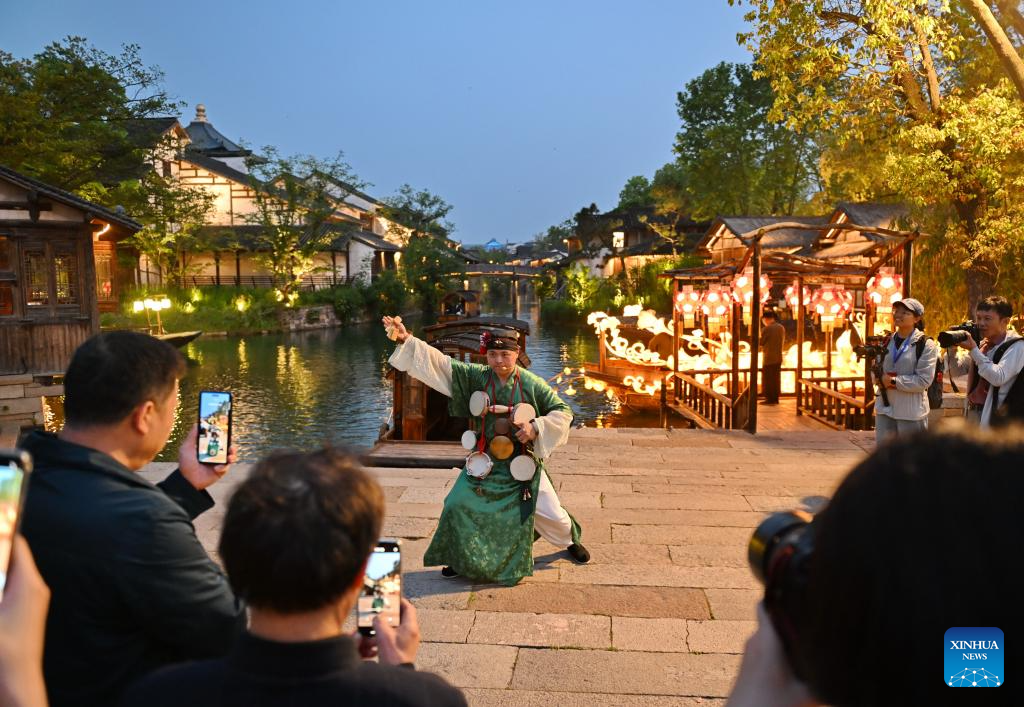 In pics: Puyuan Fashion Resort in Jiaxing, E China