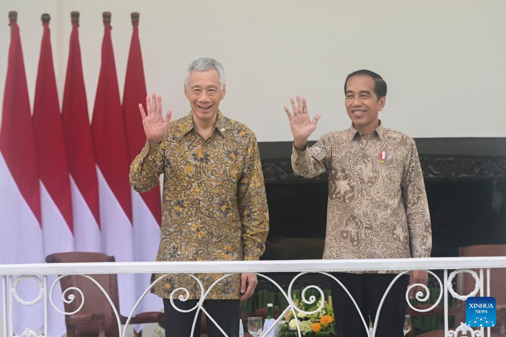 Leaders of Indonesia, Singapore meet over ties, cooperation