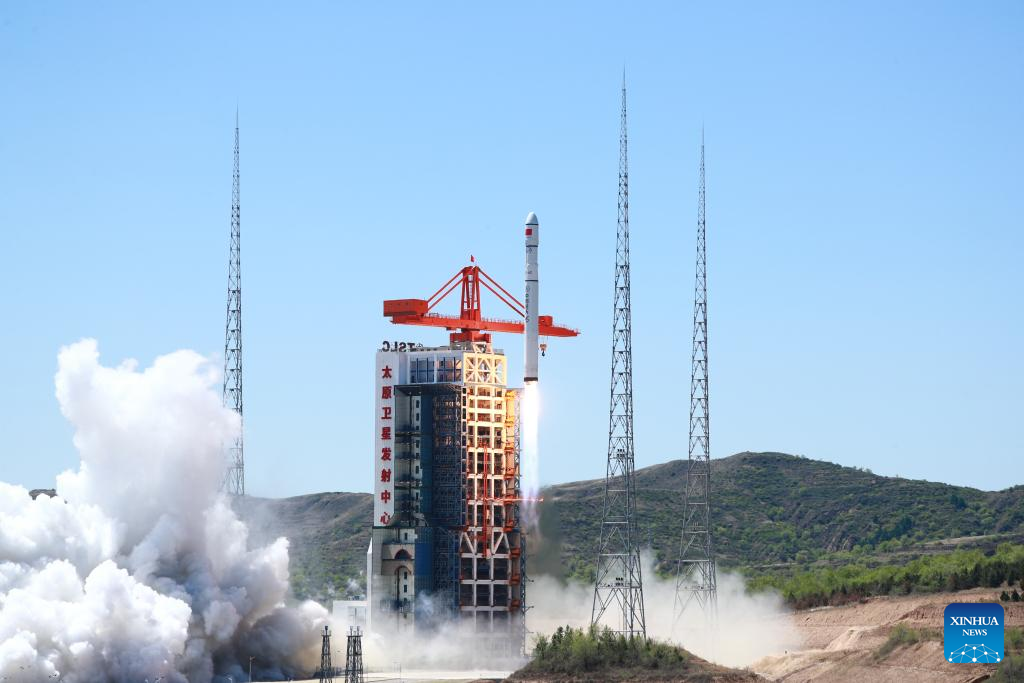 China Focus: China's Long March-6C rocket makes maiden flight