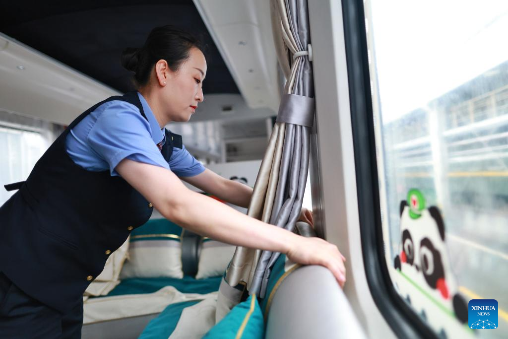 China-Laos tourist train to depart from Guiyang