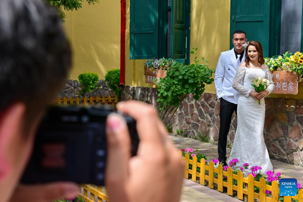 Xinjiang attracts tourists during summer