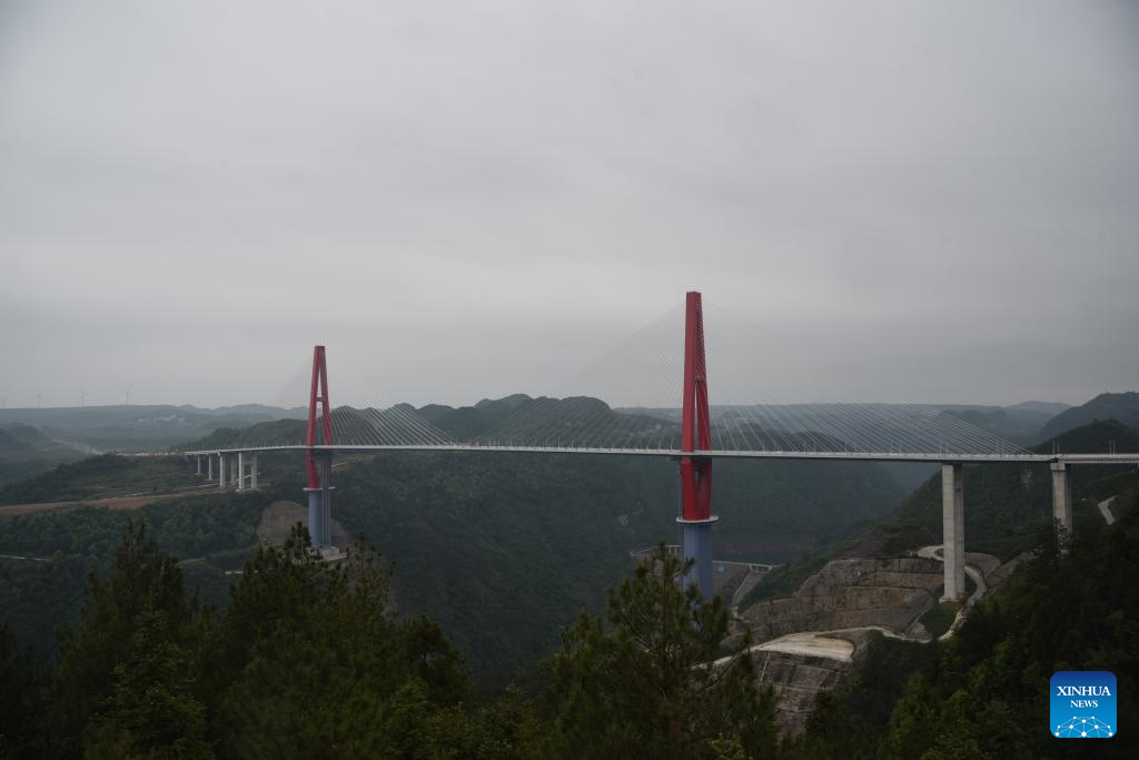 Bridges inject new vitality into tourism sector in mountainous province