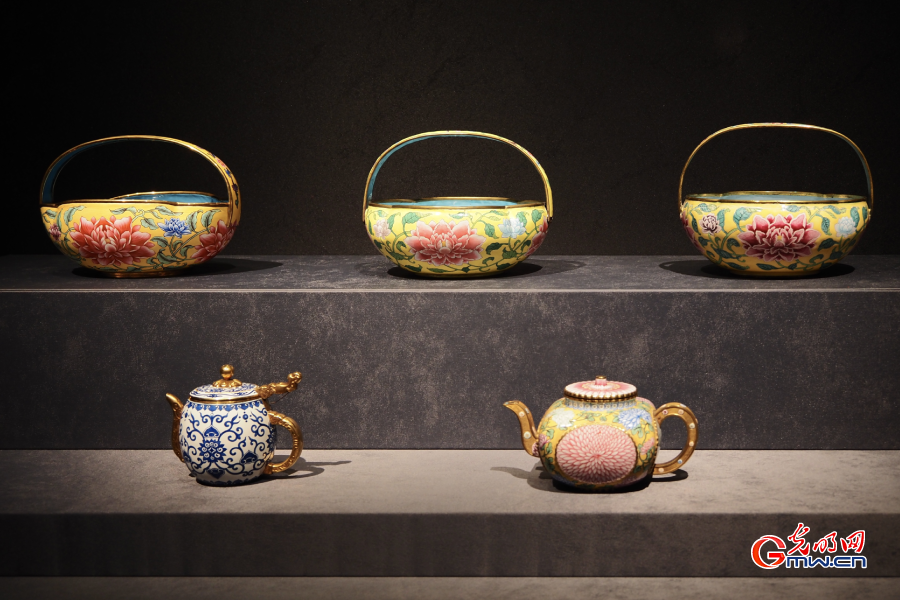 Exhibition exploring cultural exchanges between China, France unveils at Palace Museum