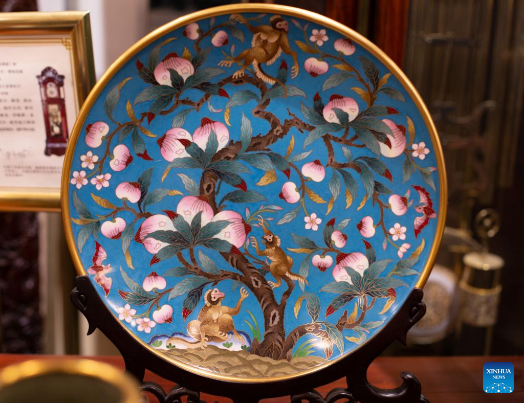 A glimpse of Jingtailan artworks at Beijing Enamel Factory