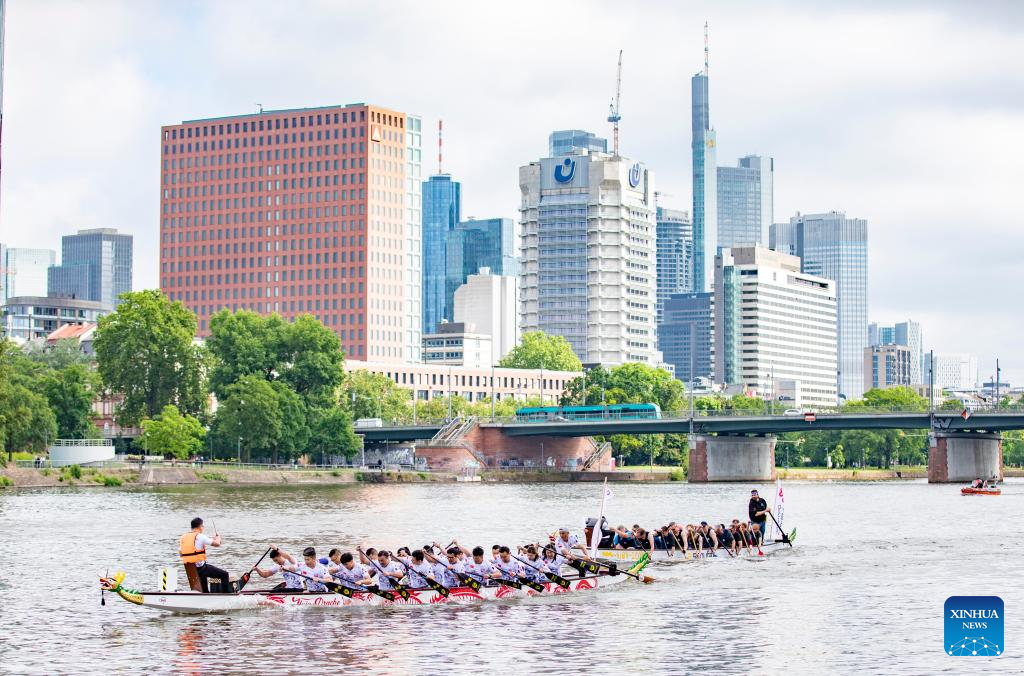 Feature: Dragon boats in Frankfurt open a window on Chinese culture