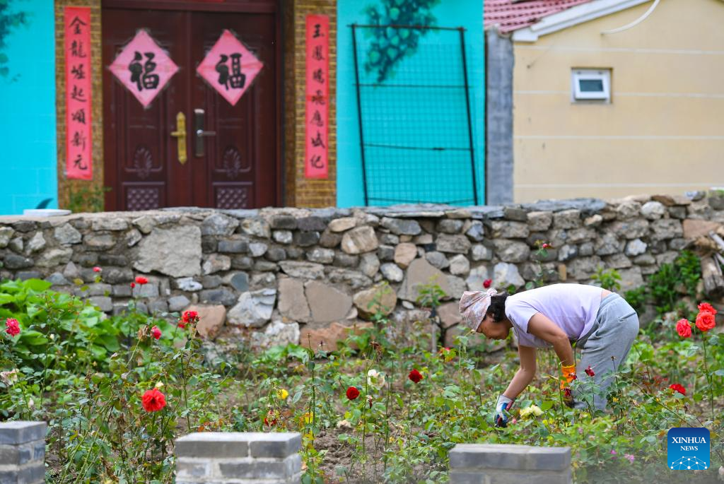 Shixia Village in Beijing develops tourism industry relying on resources of Great Wall