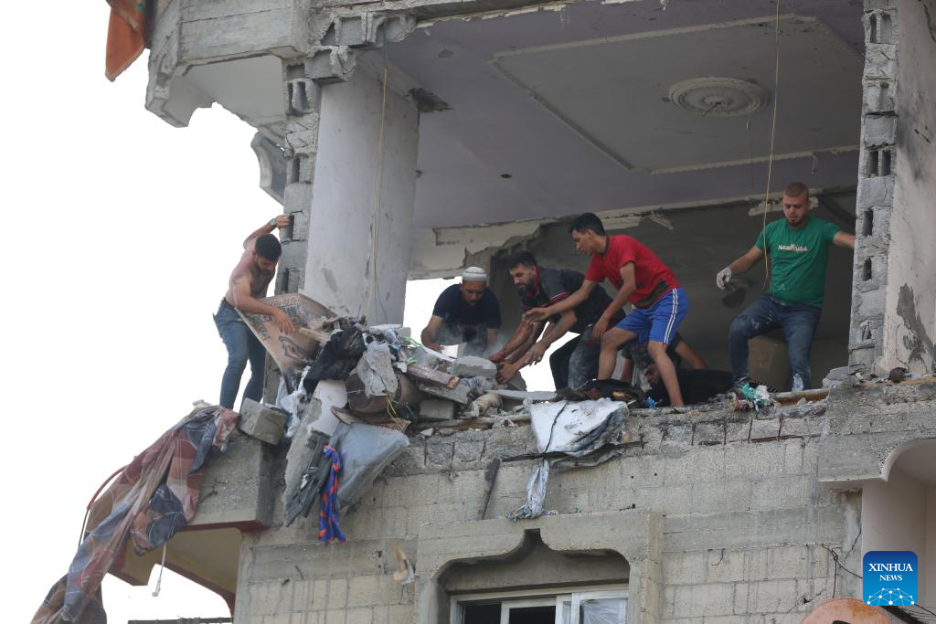 Israeli overnight attacks kill 75 in central Gaza: sources