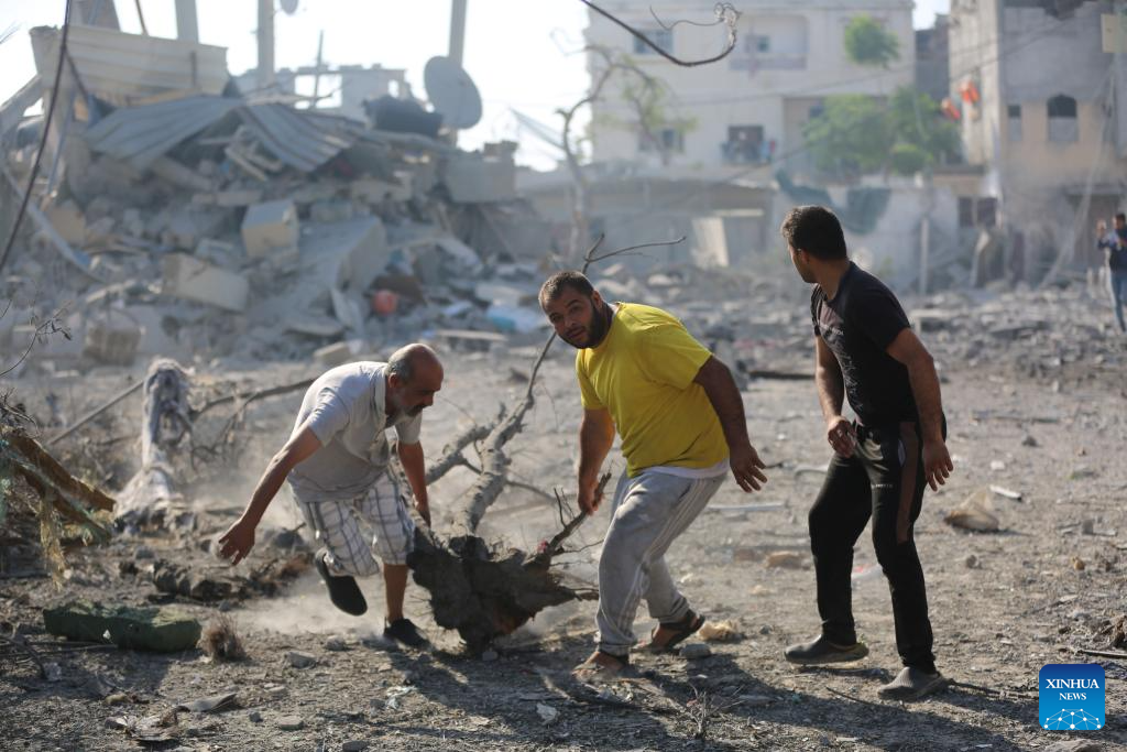Israeli overnight attacks kill 75 in central Gaza: sources