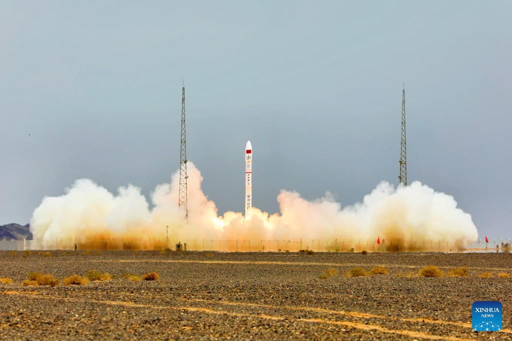 China's commercial CERES-1 rocket launches 3 satellites