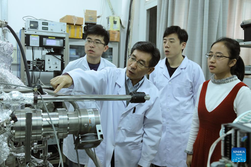 Two scientists win China's top sci-tech award