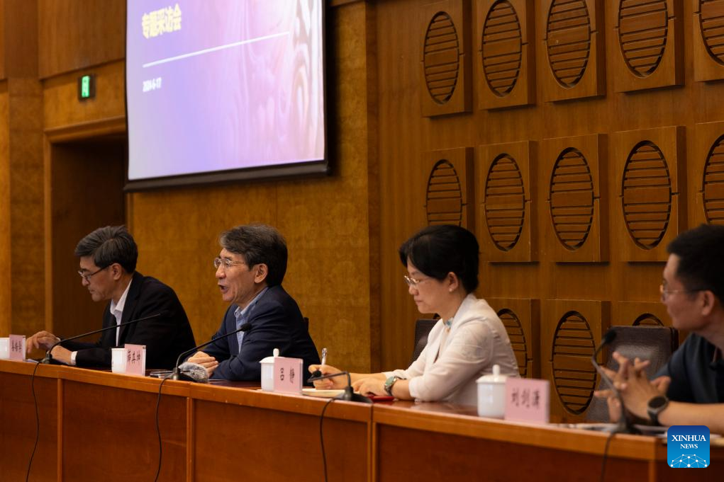 Two scientists win China's top sci-tech award