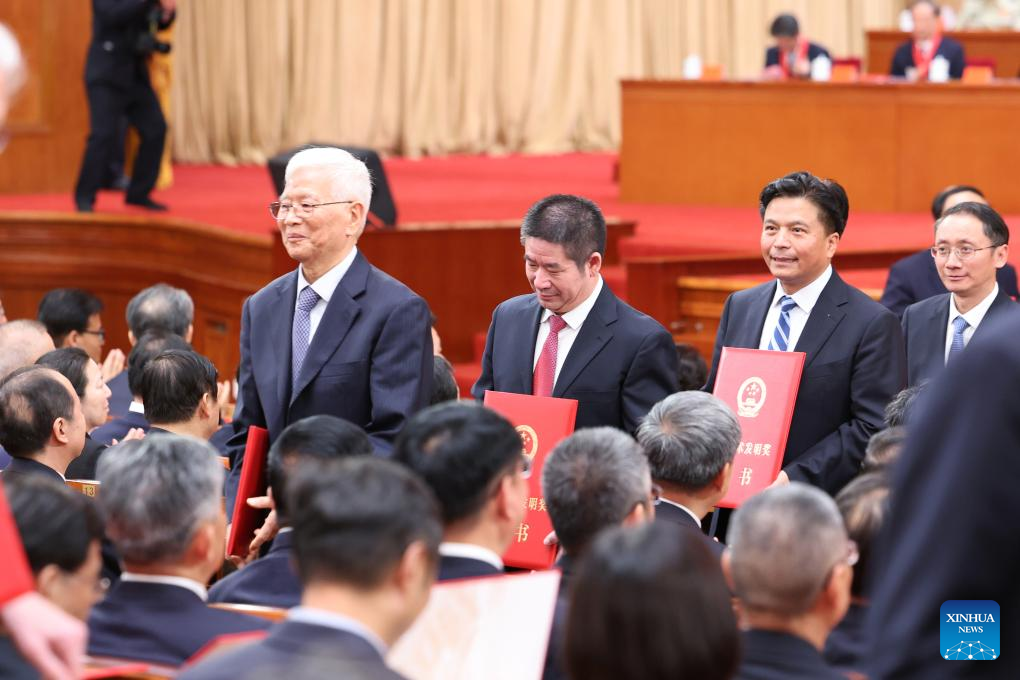 China honors outstanding scientists, sci-tech innovations