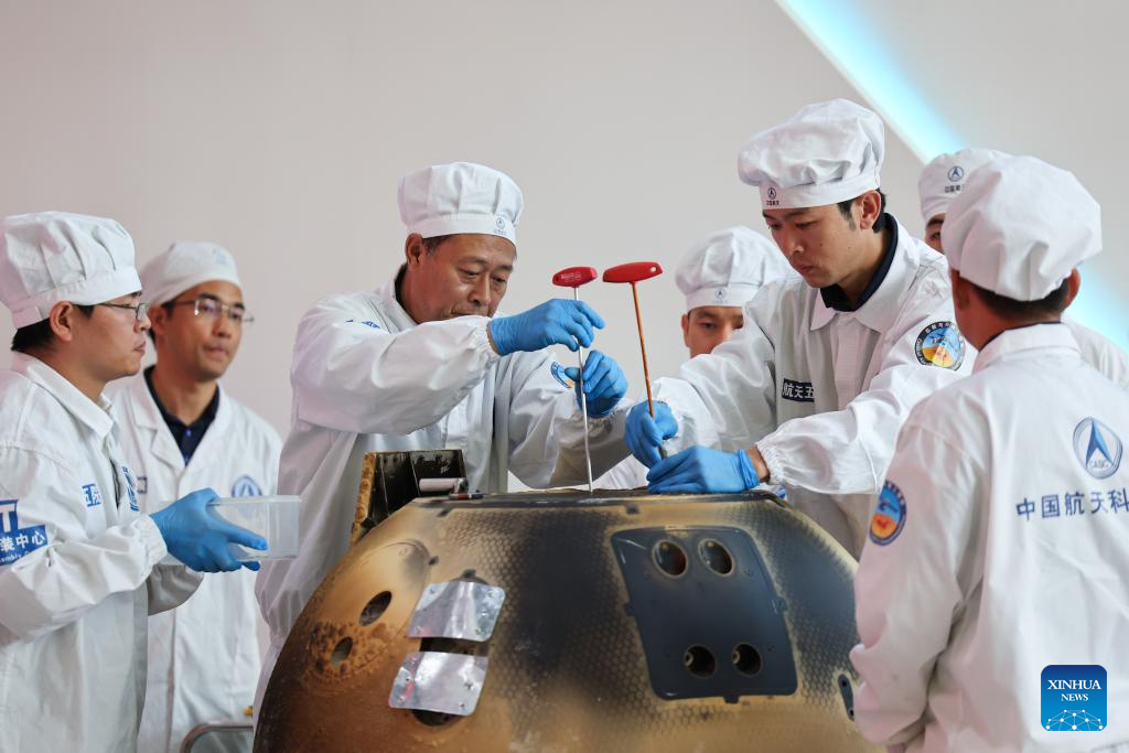 Returner of Chang'e-6 lunar probe opened after arrival in Beijing