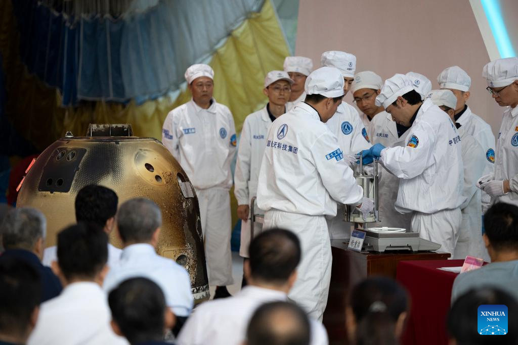 China's Chang'e-6 collects 1,935.3 grams of samples from moon's far side