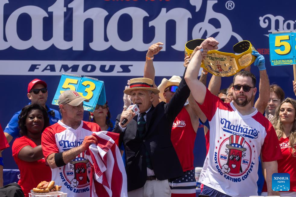 New York hot dog eating contest sees new face of champion