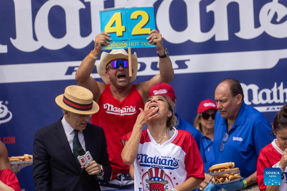 New York hot dog eating contest sees new face of champion