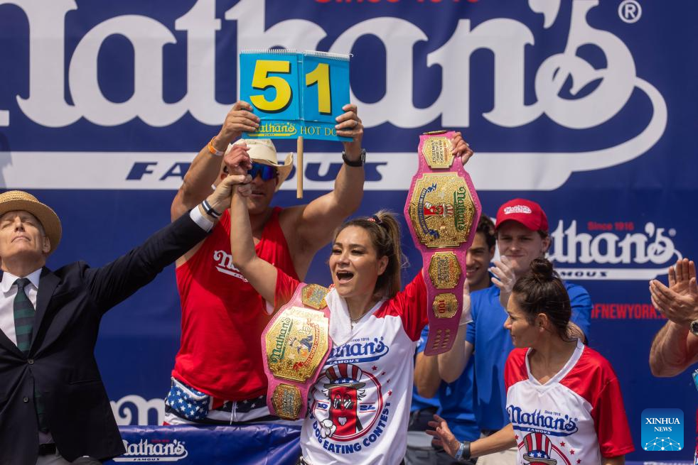 New York hot dog eating contest sees new face of champion