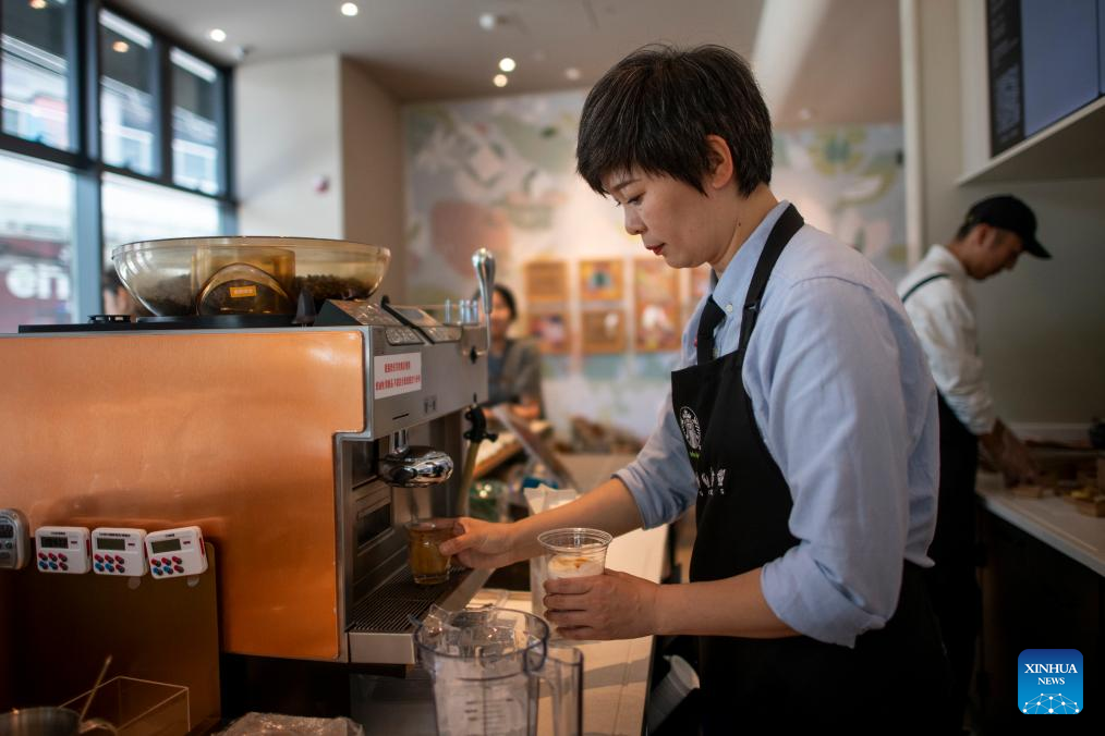 Across China: Cafe provides haven for hearing-impaired in central China