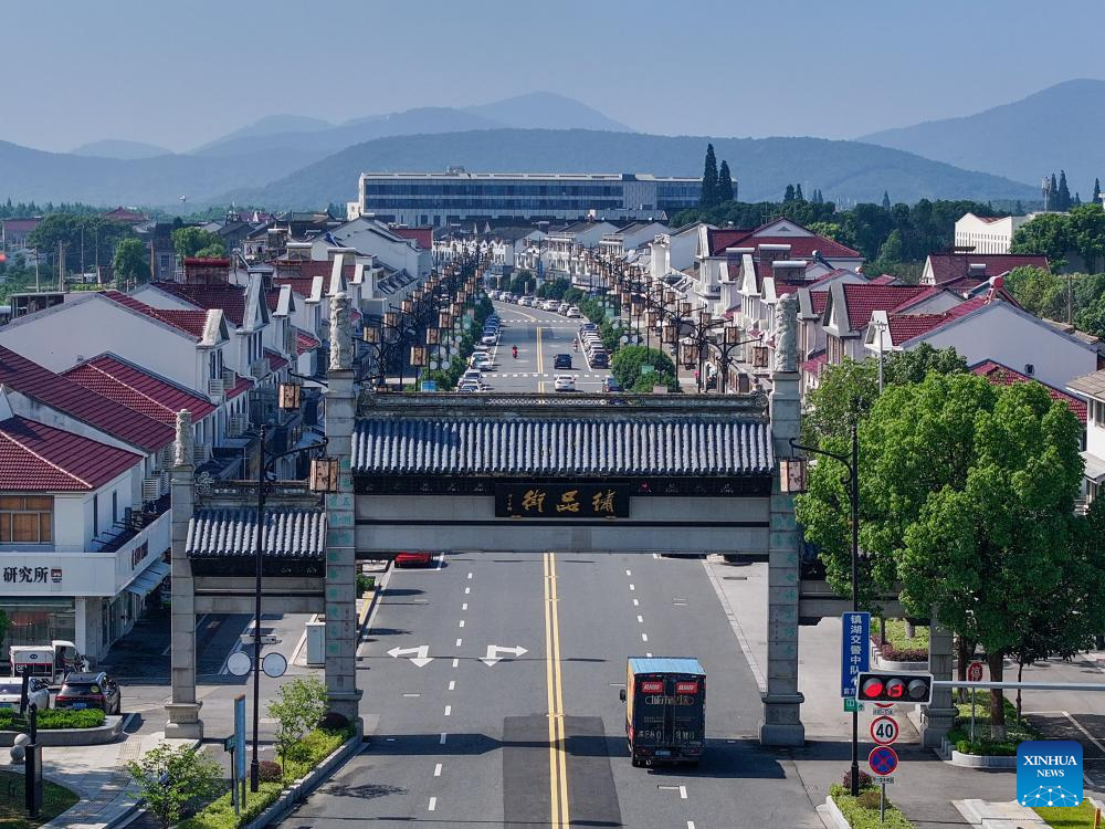 A glimpse of Suzhou embroidery industrial base in Suzhou