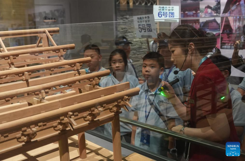 Youngsters from HK, Macao participate in study tour in central China's Wuhan