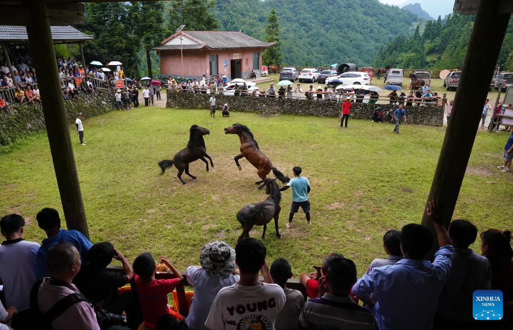 Tourist destinations across China see surge in visitors during peak summer tourist season