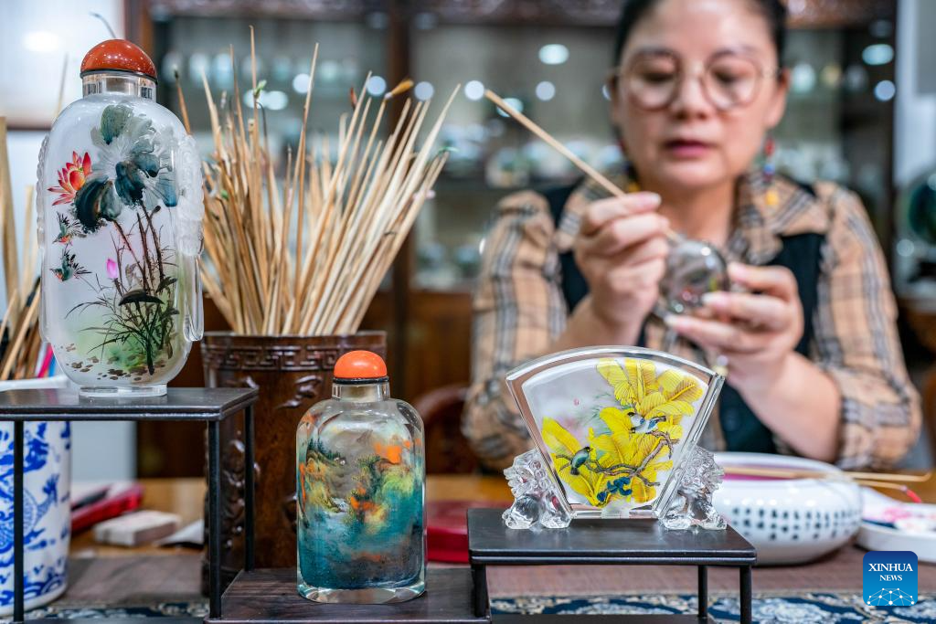 Pic story: interior of inside painting in Kunming, China's Yunnan