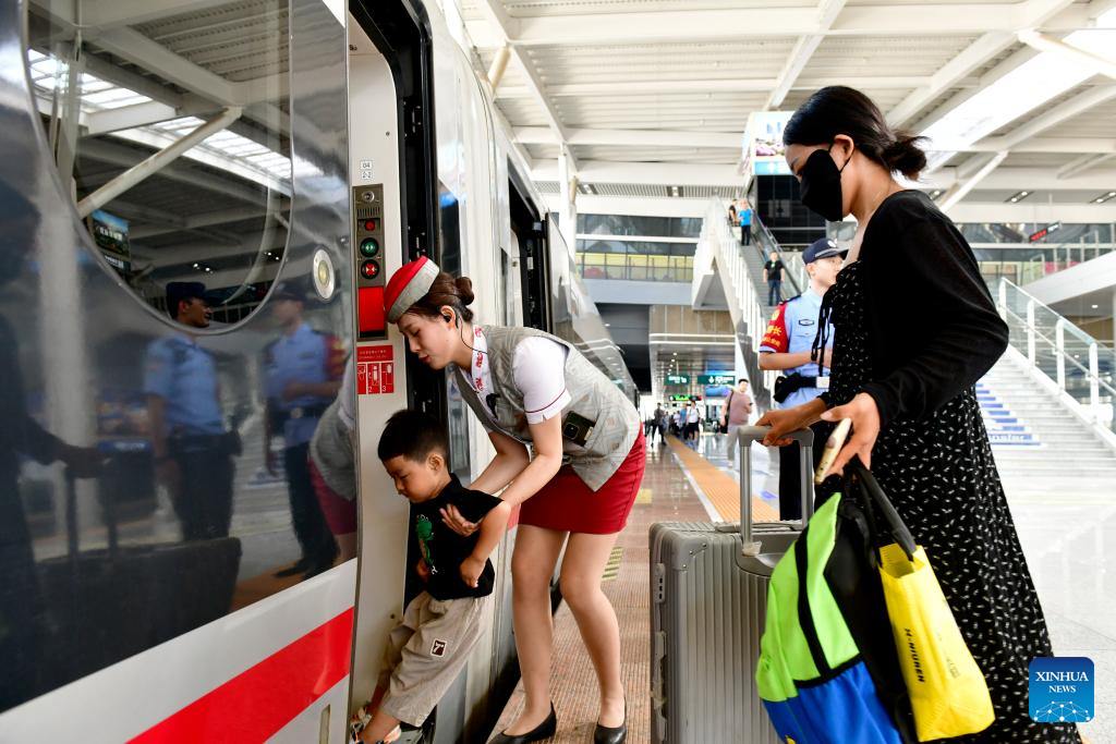 Rizhao-Lankao high-speed railway put into full operation