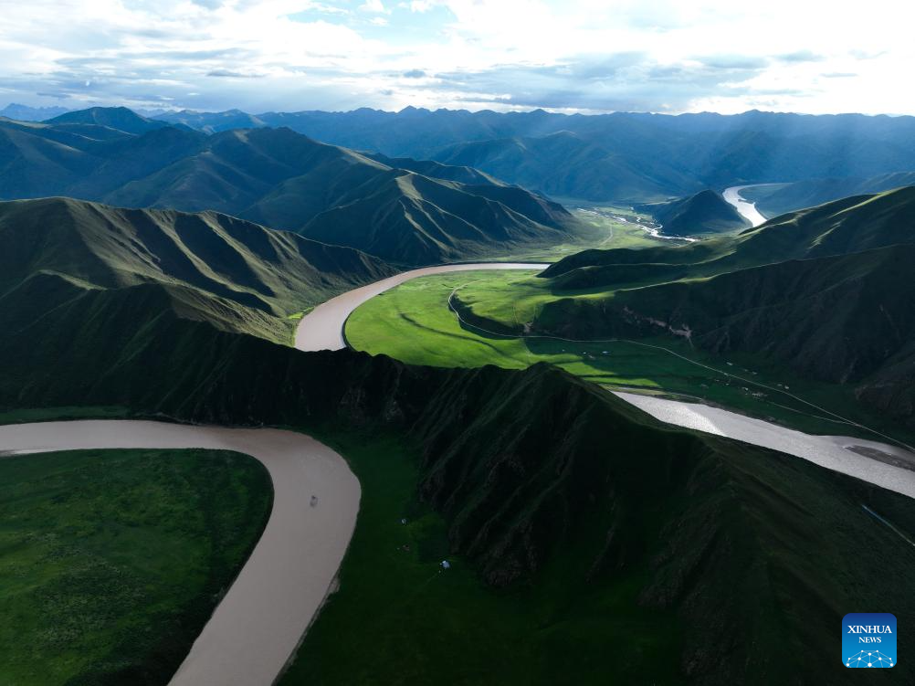 Scenery at bend along Yellow River, NW China's Qinghai