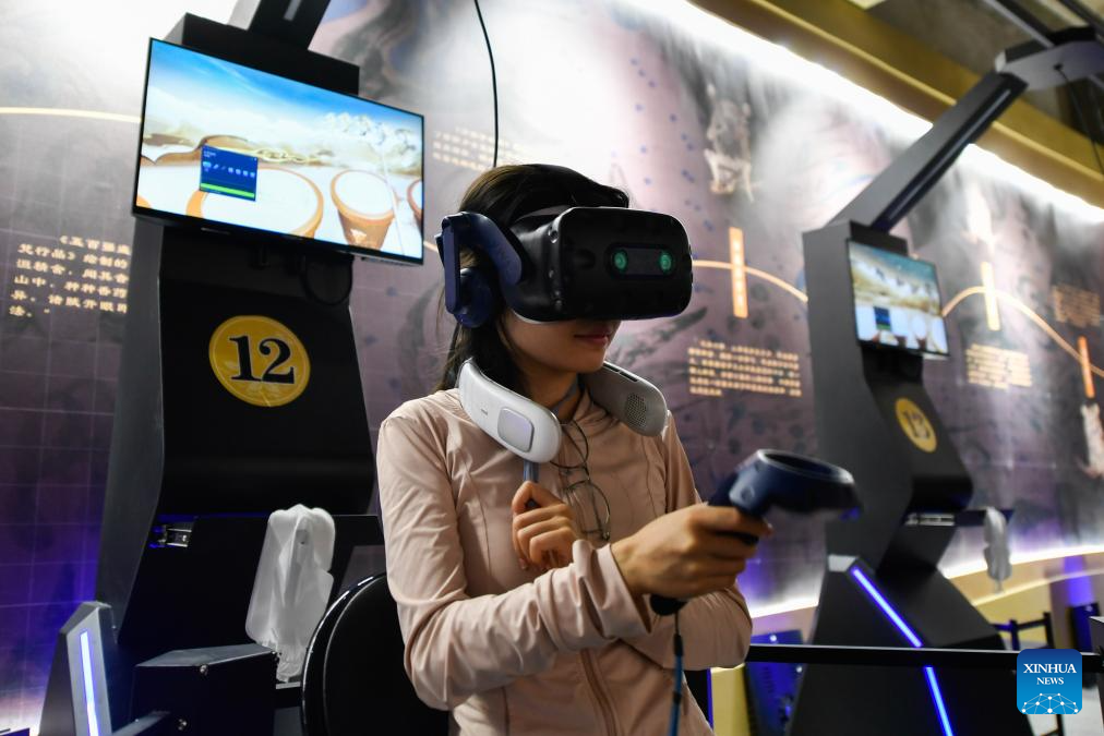 Visitors have immersive impression of Dunhuang culture via digital technology