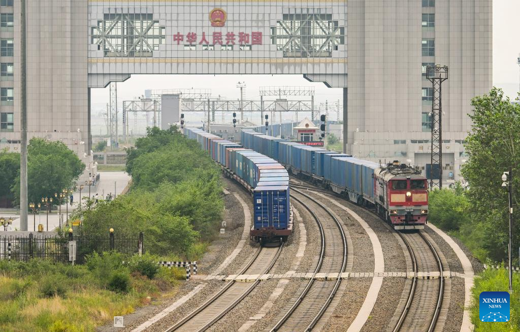 Manzhouli railway port handles 2,327 China