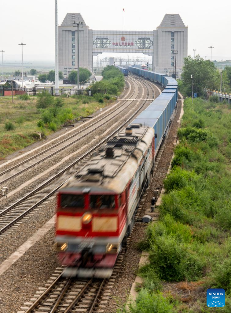 Manzhouli railway port handles 2,327 China-Europe freight train trips in 1st half of 2024